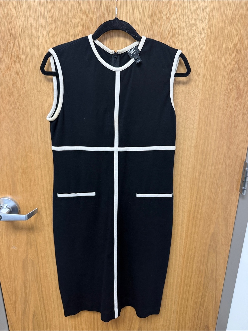 Worth Classic Quiet Luxury Black Midi Shift Sheath Dress with White Trim Size 4